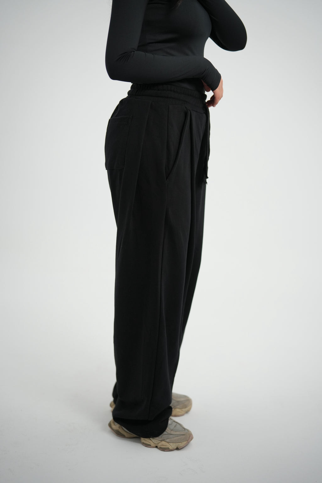 Double Pleated SweatPants (Black)
