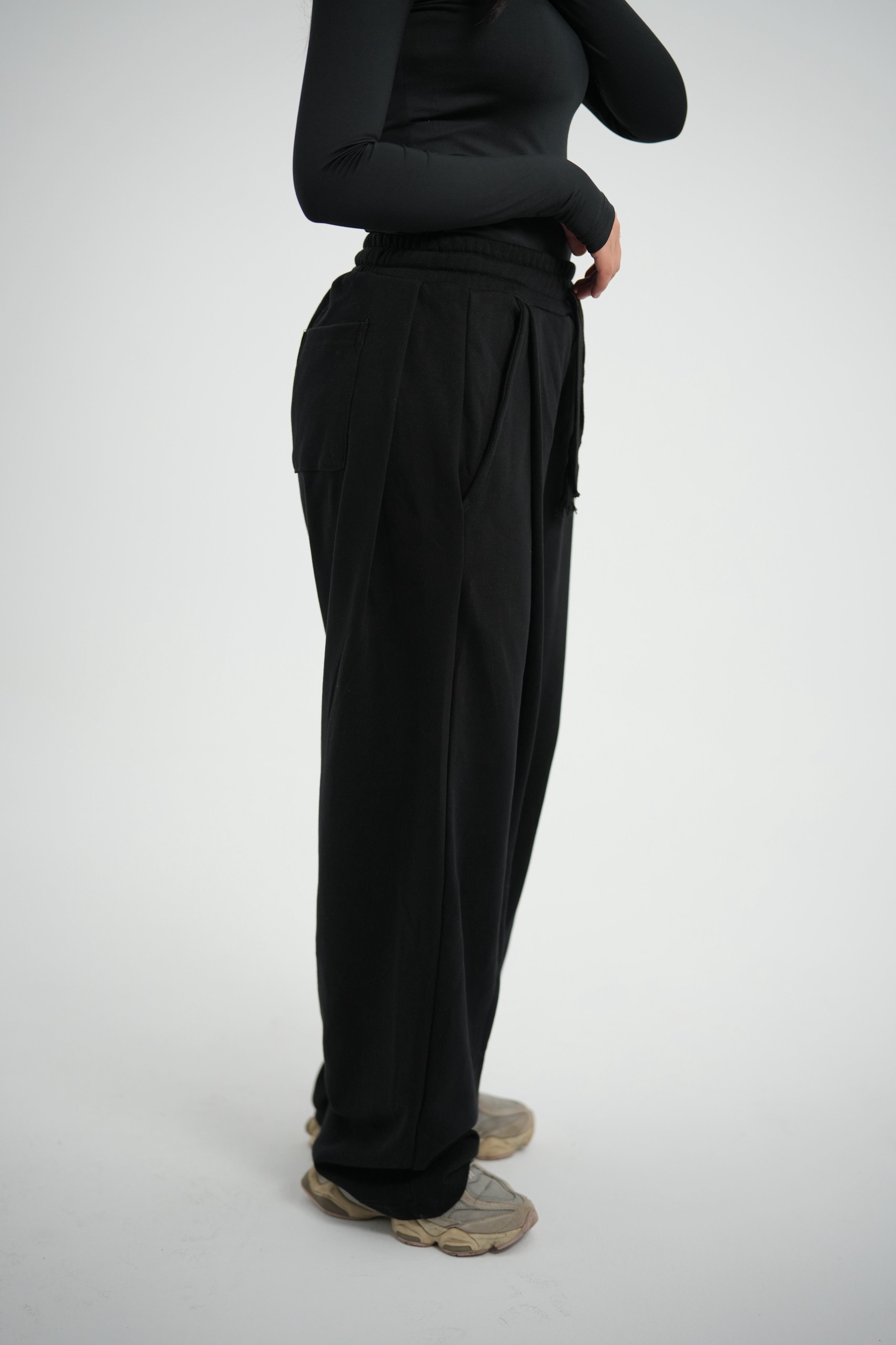 Double Pleated SweatPants (Black)