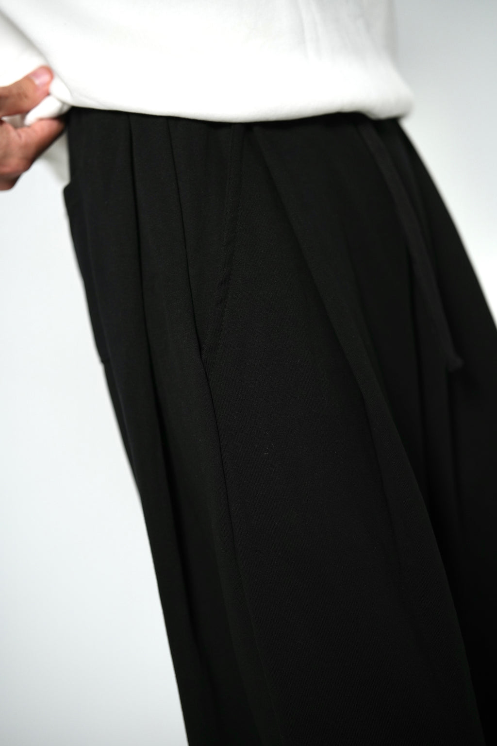 Double Pleated SweatPants (Black)
