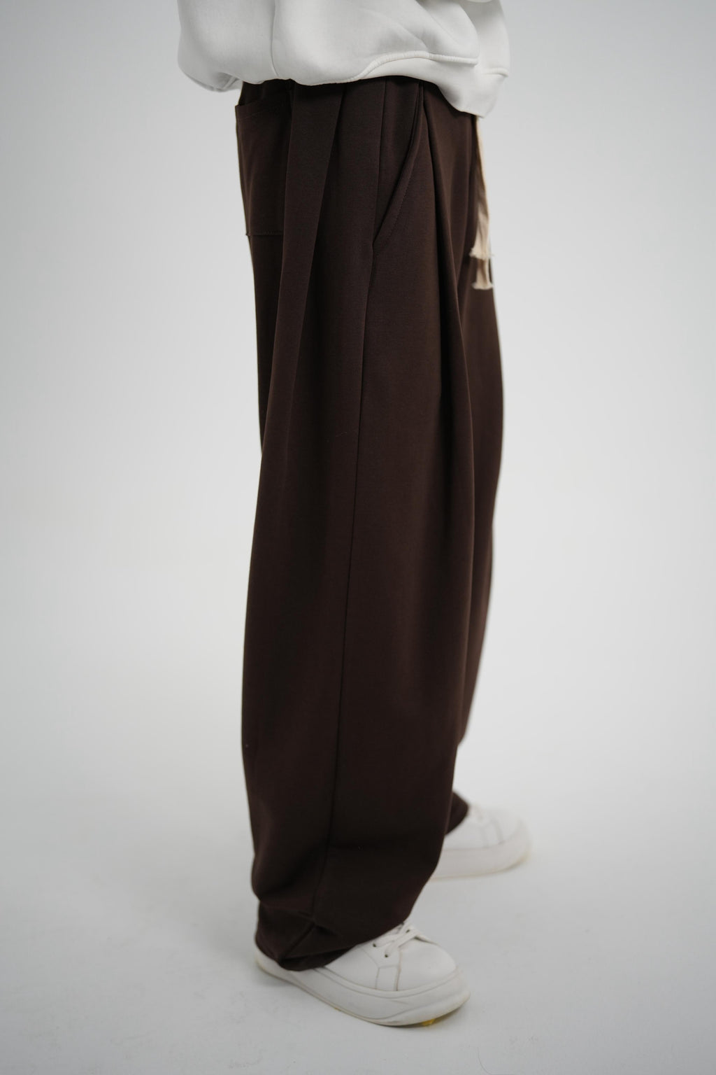 Double Pleated SweatPants (Brown)