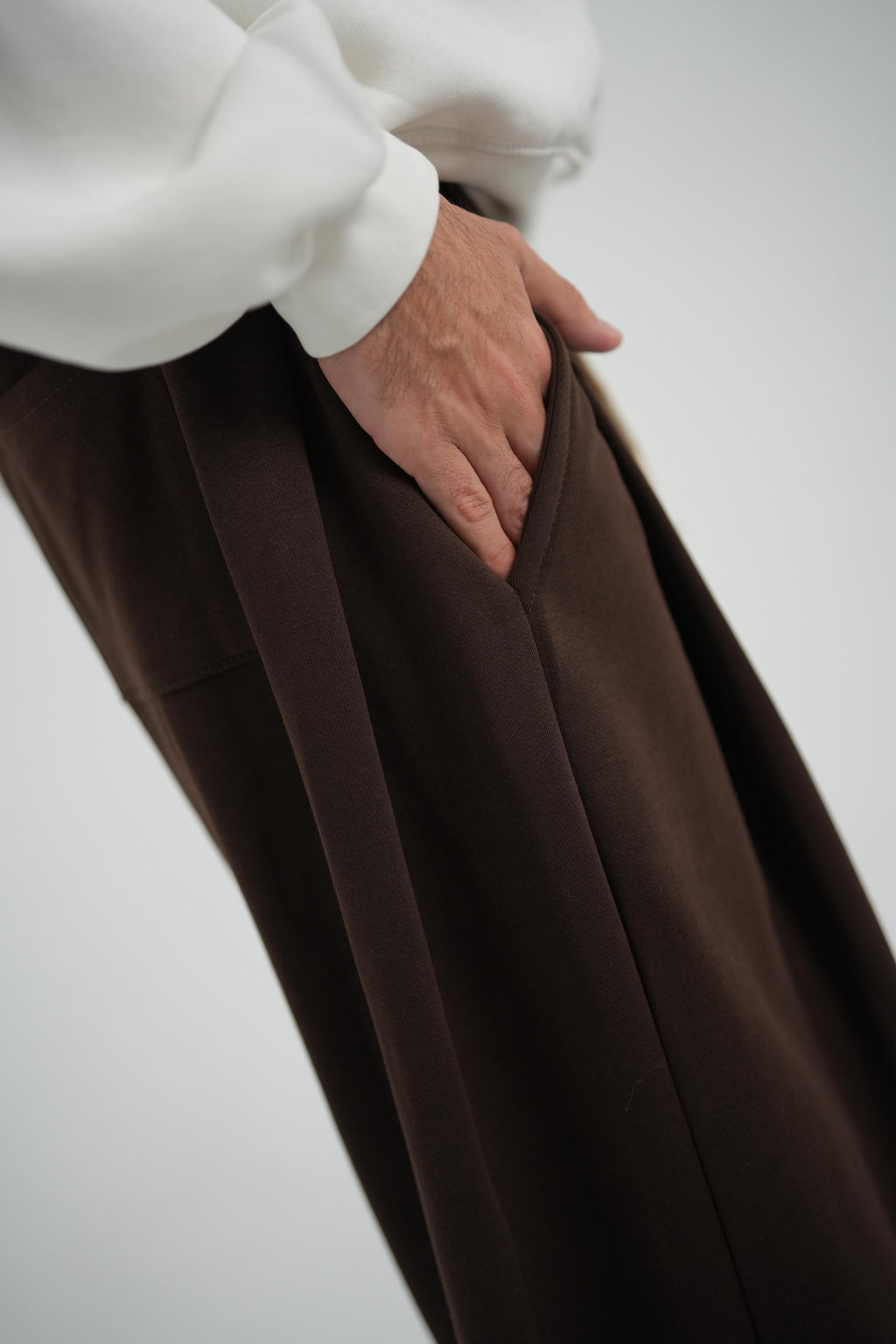 Double Pleated SweatPants (Brown)